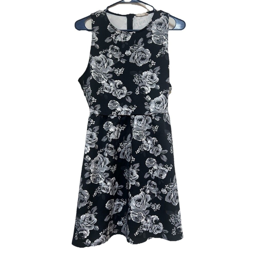 Altar’d State Fit & Flare Black Gray Short Dress Racer Back Romantic Chic Sz L
